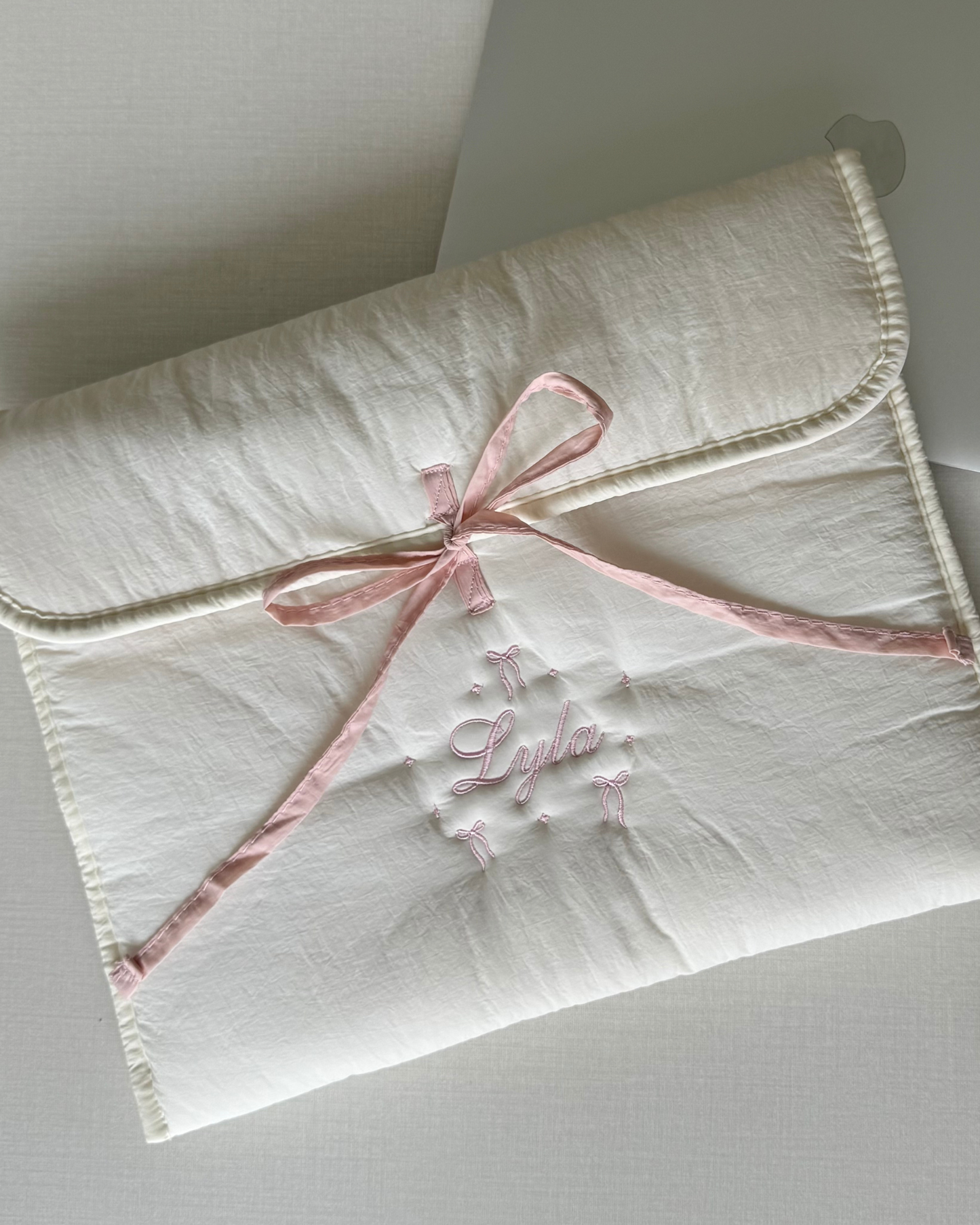 Laptop Sleeve - Ribbon Kiss 3