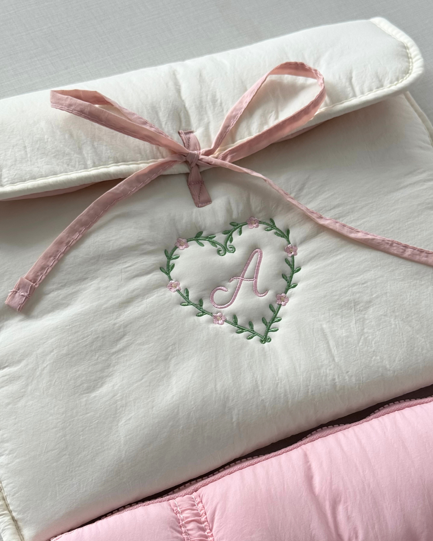 Laptop Sleeve - Ribbon Kiss 2