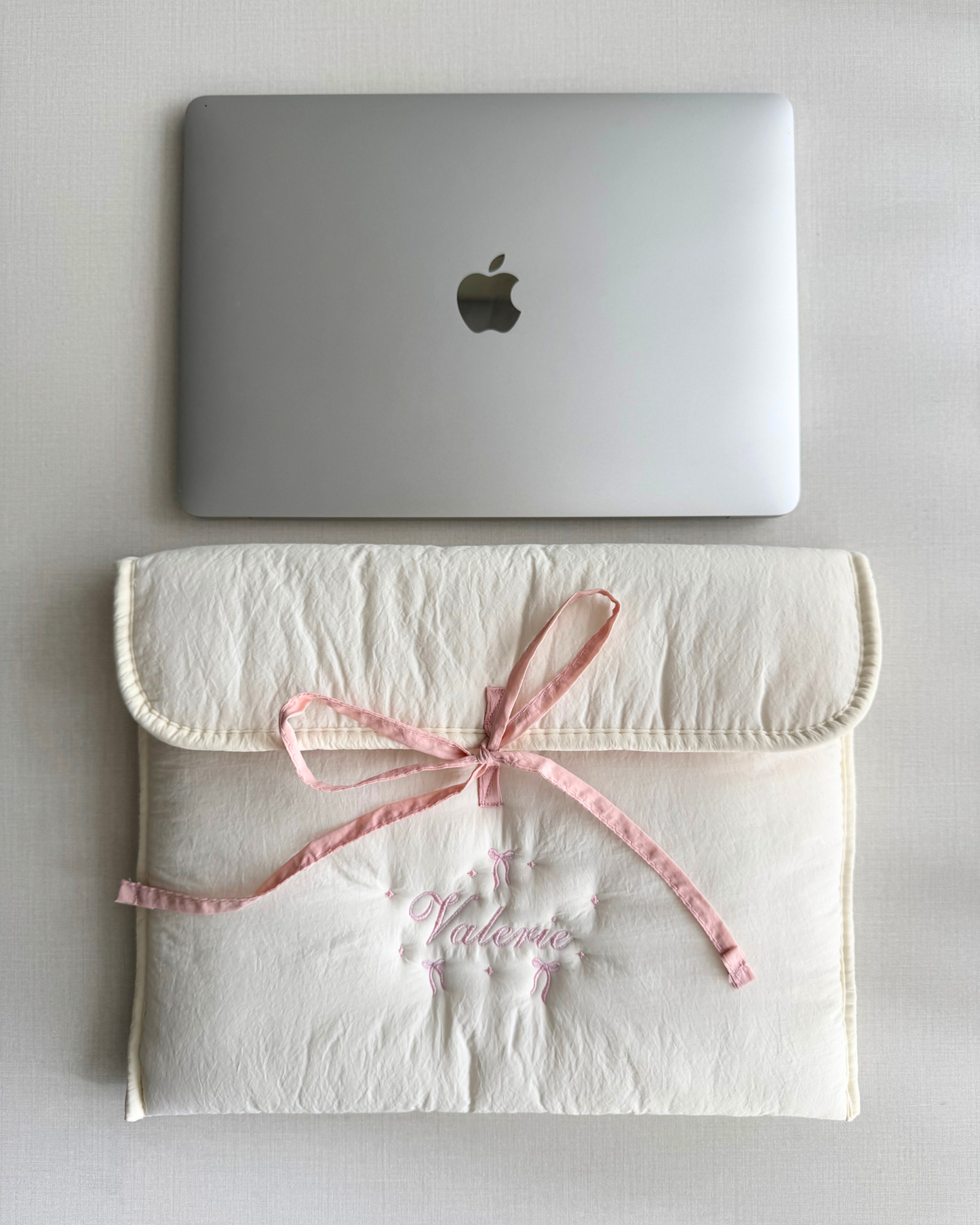Laptop Sleeve - Ribbon Kiss 3