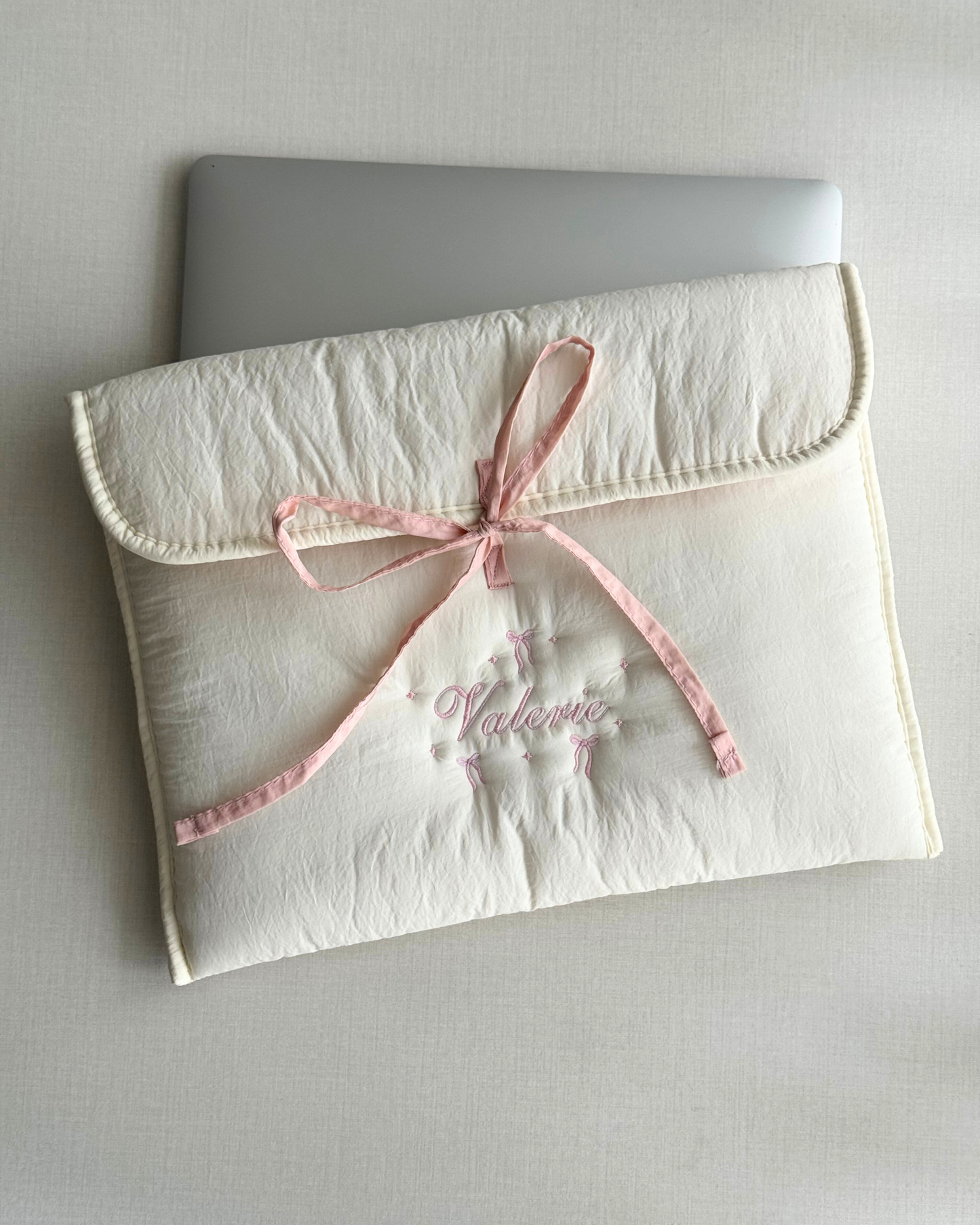 Laptop Sleeve - Ribbon Kiss 3