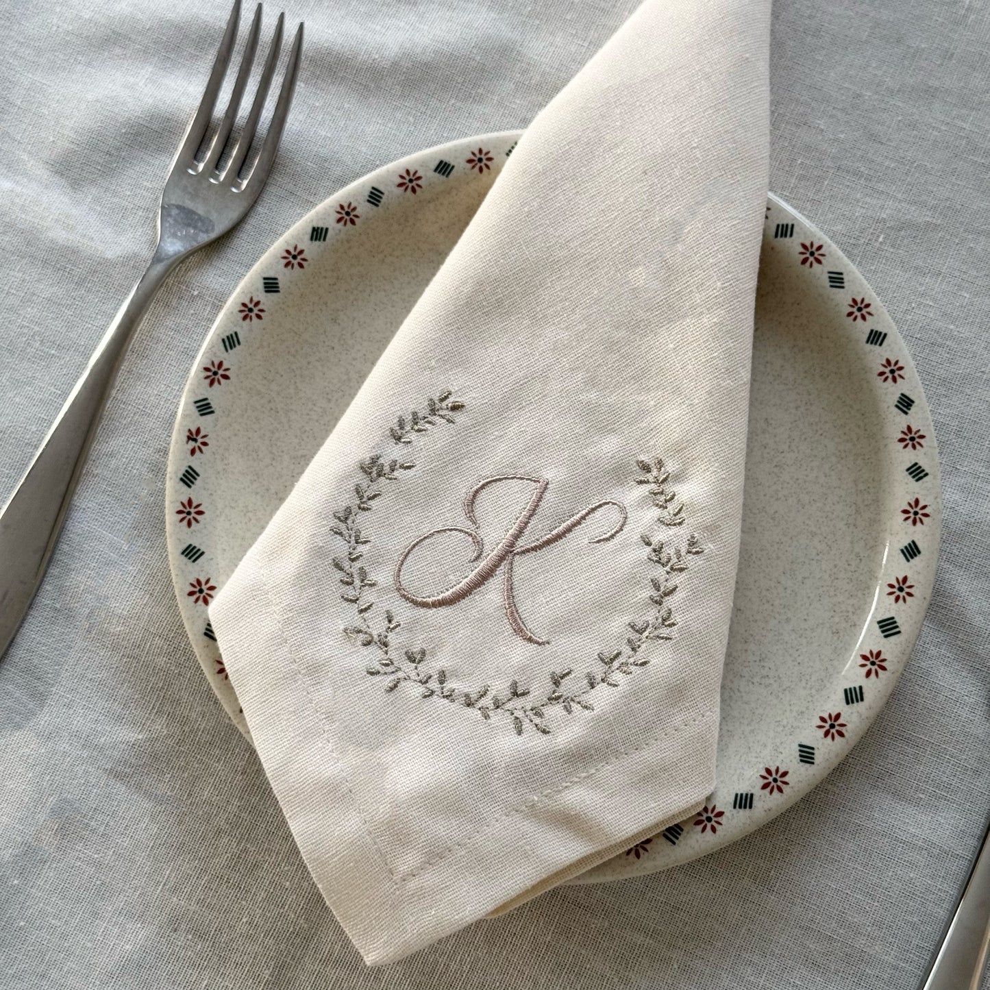 Personalized Linen Napkins With Monogram Embroidery - 18x18 inches