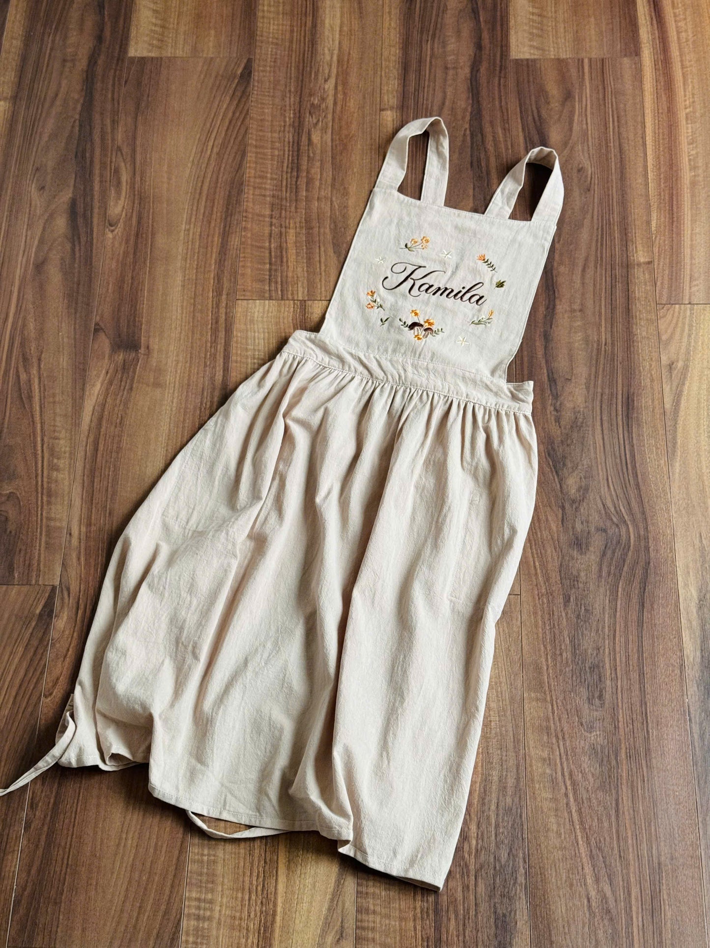 Personalized Beige Apron with Botanical Embroidery & Name