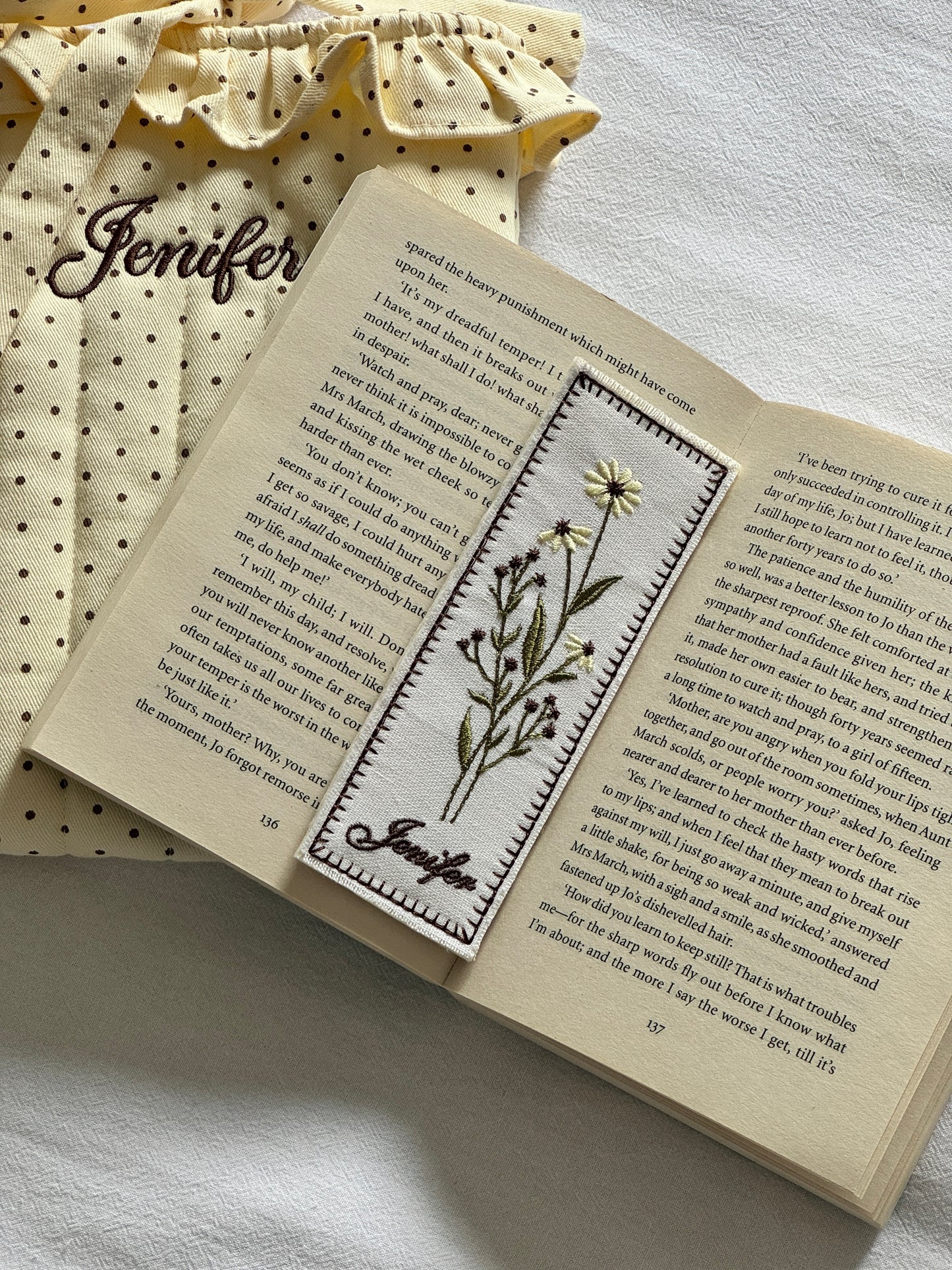 Embroidered Bookmark - Daisy