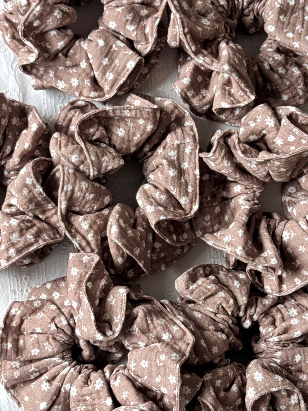 Scrunchie - Floral Brown