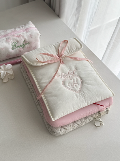 iPad/Laptop Sleeve - Ribbon Kiss