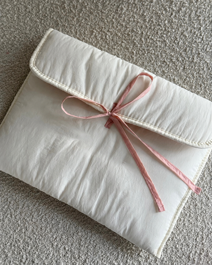 Laptop Sleeve - Ribbon Kiss
