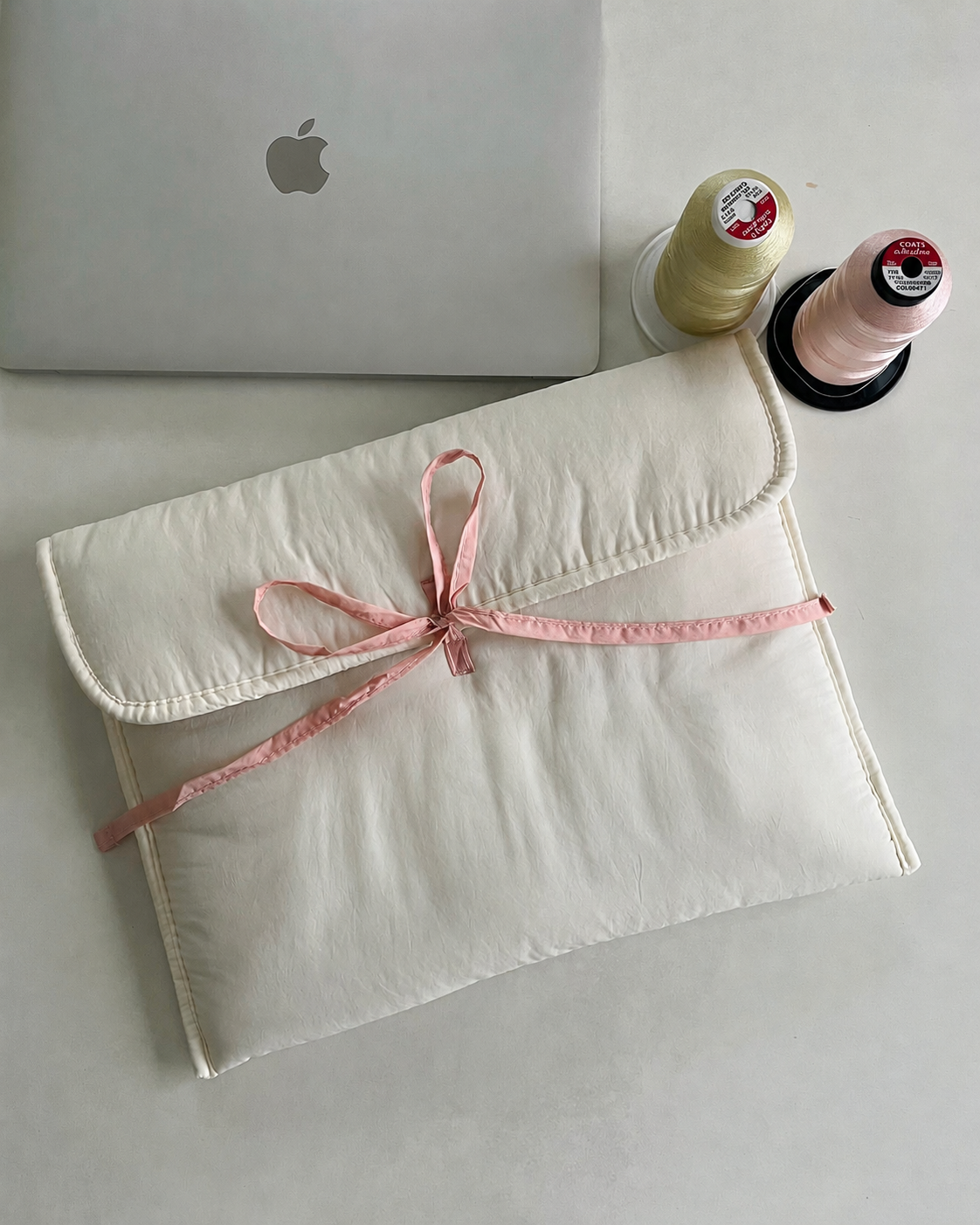 Laptop Sleeve - Ribbon Kiss