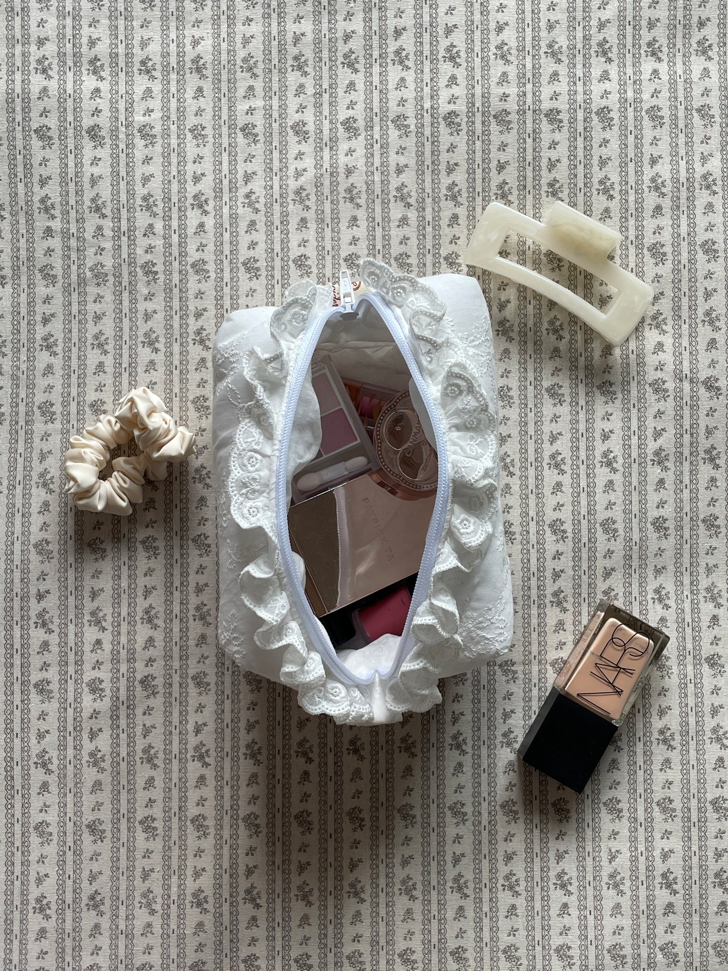 Makeup Pouch - White Bloom 2