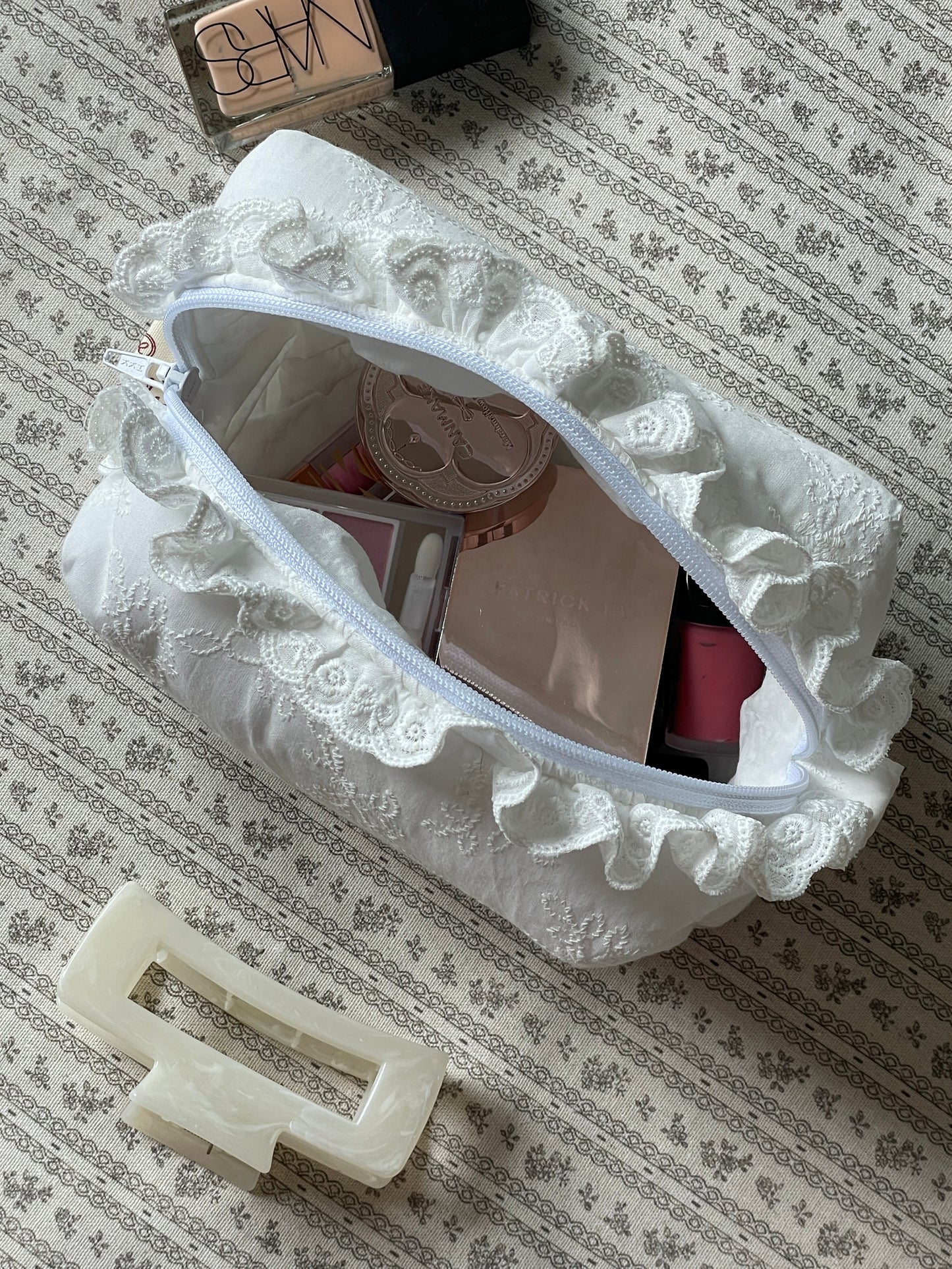 Makeup Pouch - White Bloom 2