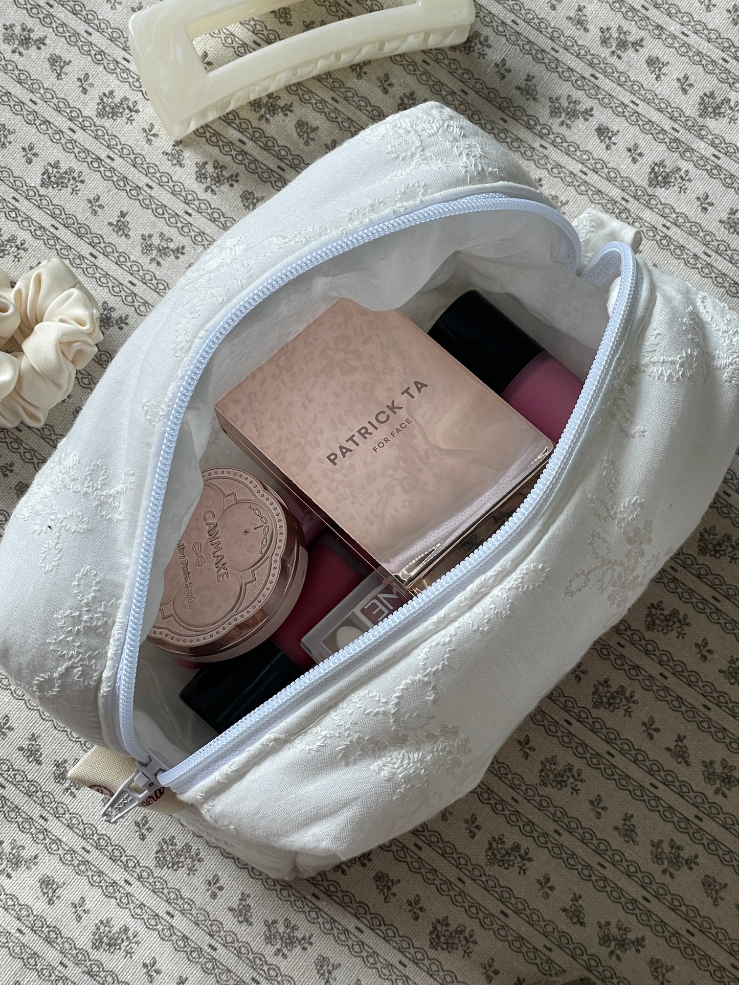 Makeup Pouch - White Bloom