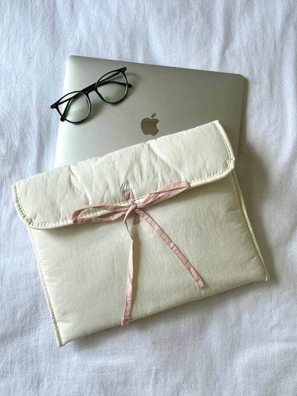 Laptop Sleeve - Ribbon Kiss