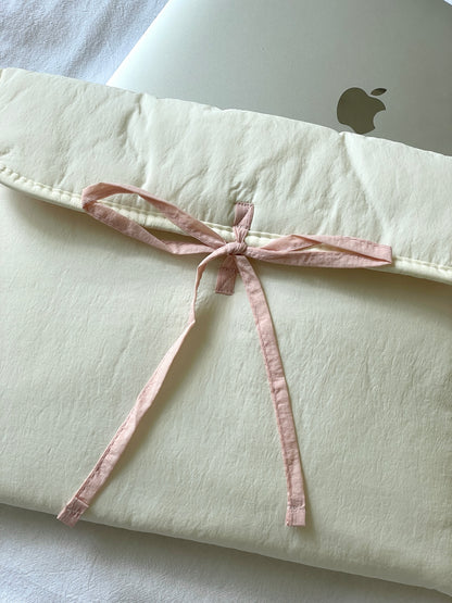 Laptop Sleeve - Ribbon Kiss